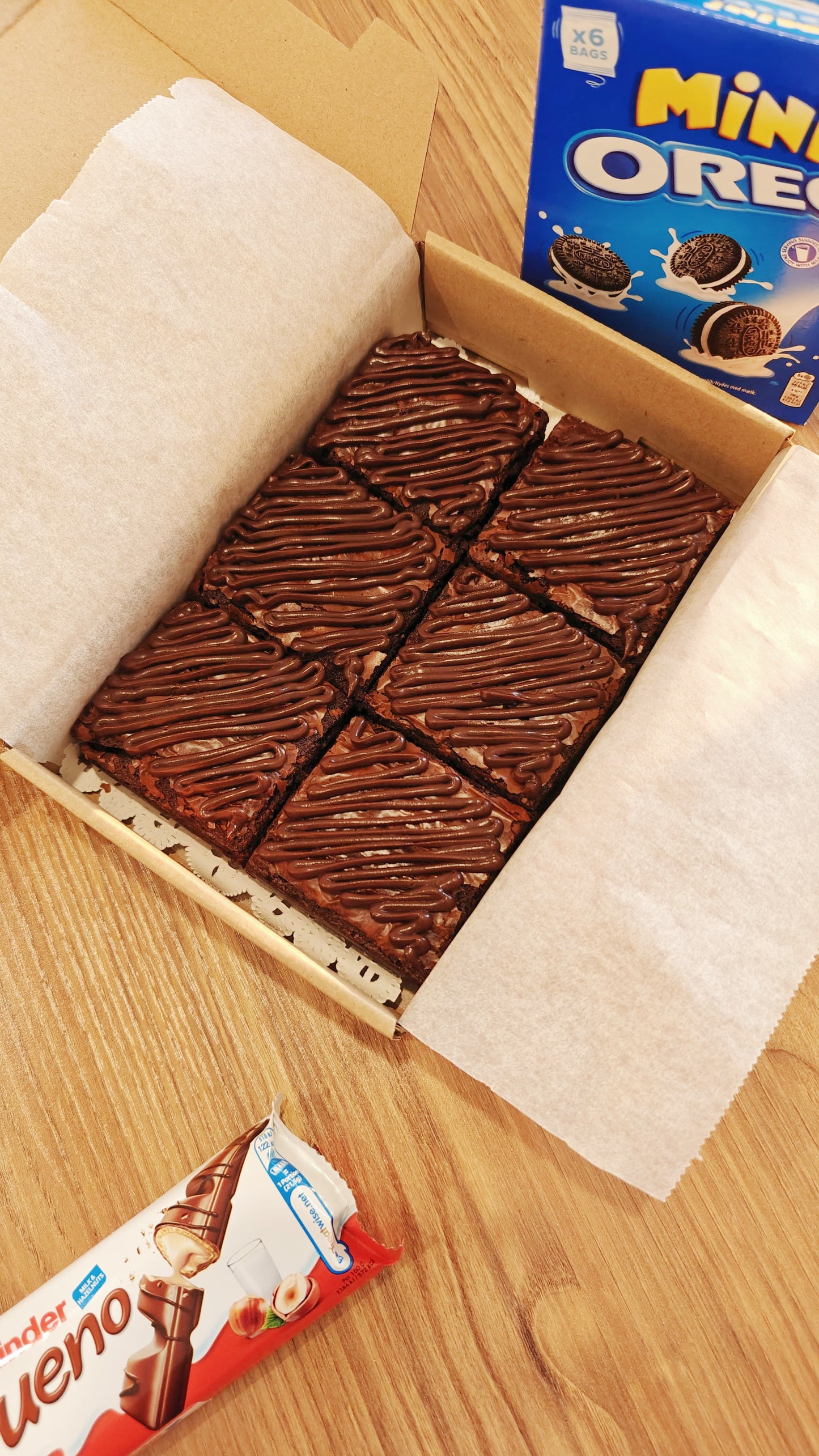 Classic Fudge Brownies Box With Rich Chocolate Ganache Topping