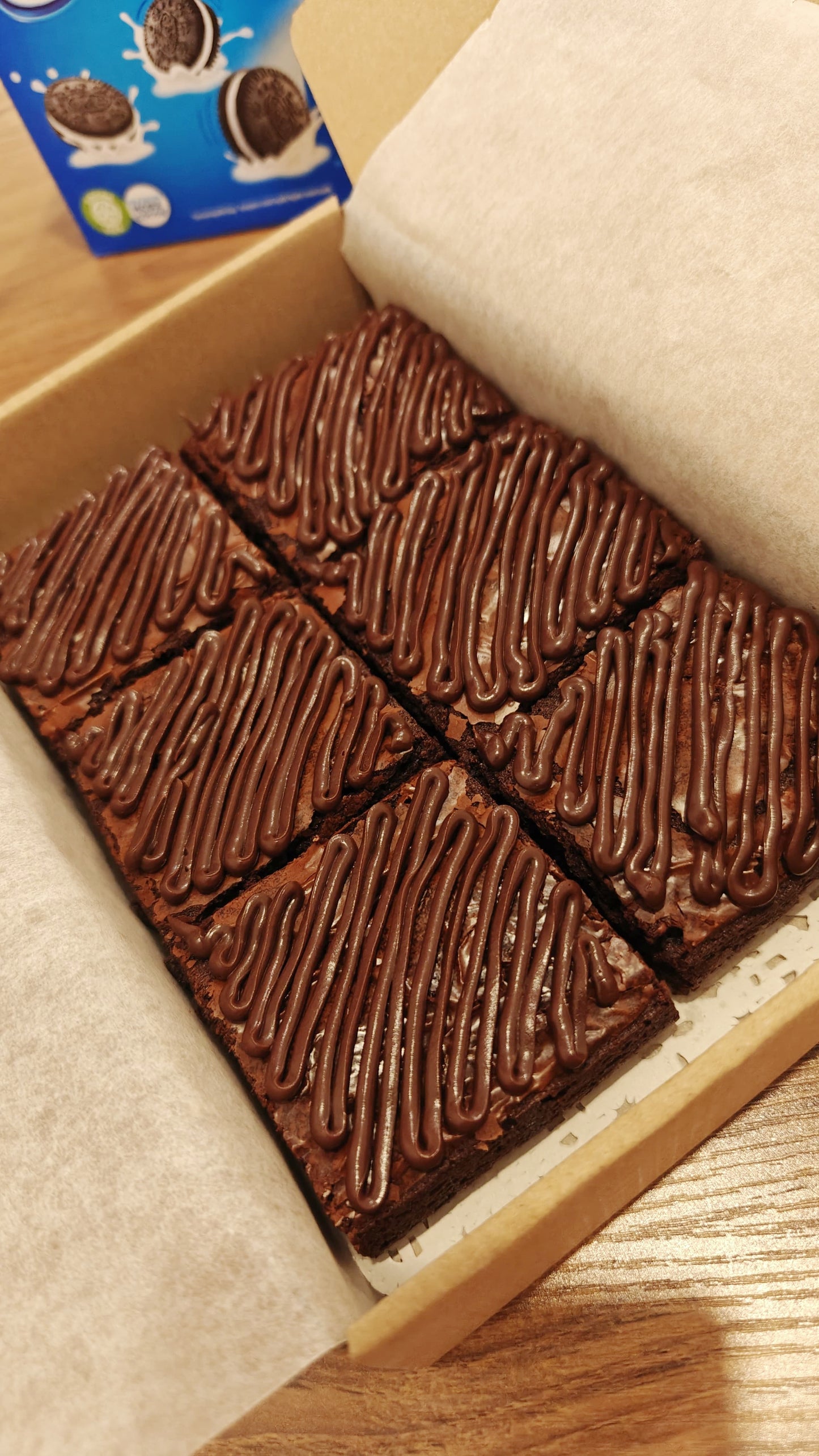 Classic Fudge Brownies Box With Rich Chocolate Ganache Topping